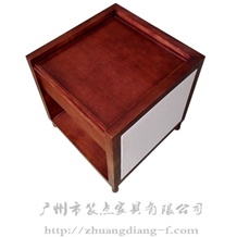 床頭柜